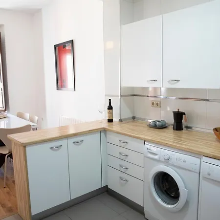 Apartment Lomena *