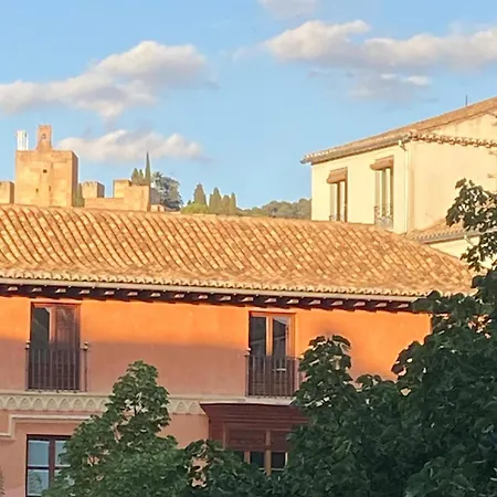 Lomena Apartment